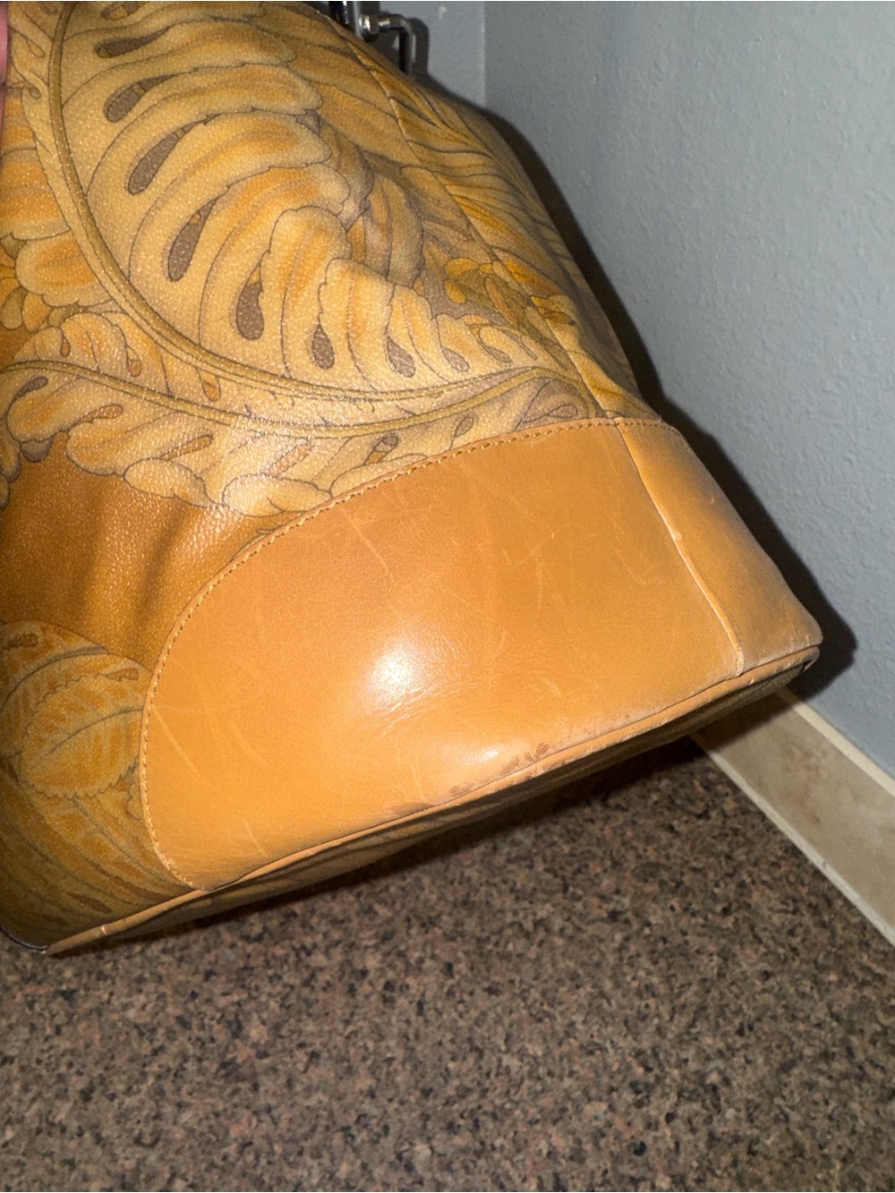 Salvatore Ferragamo vintage RARE Botanical Leather Bucket Bag made in Italy. - Picture 9 of 9